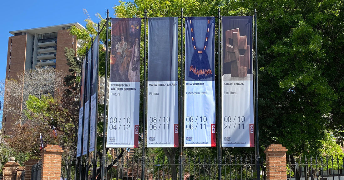 Colección Relatos es una propuesta de collares y ornamentos de orfebrería textil contemporánea, se rescata y visibilizan técnicas empleadas por culturas andinas den la confección de su tapicería.